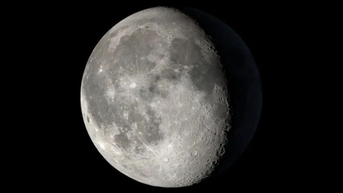 Artemis Era Raises Safety Concerns as Lunar Orbit Nears Capacity, New Study Finds