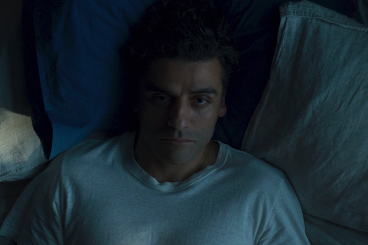 moon knight episode 1 oscar isaac bed moon knight episode 1