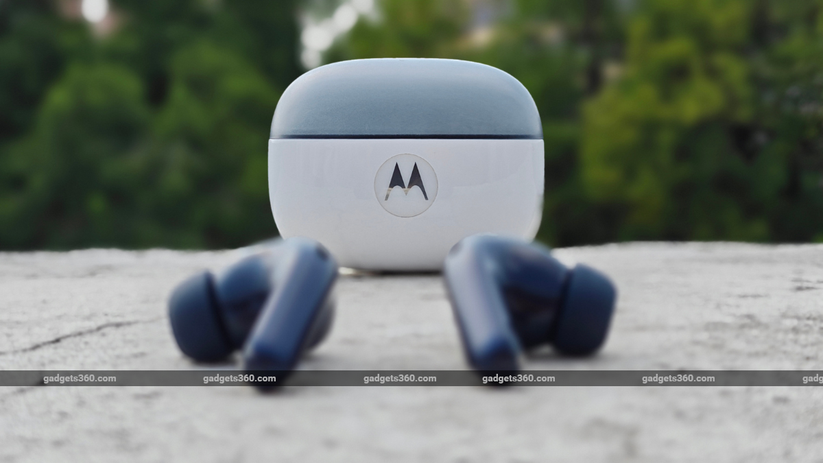 Moto Buds 2 Review: How Much Bass Is Too Much Bass?