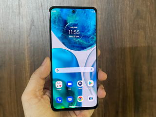 Moto G52 Review: The Entertainer?