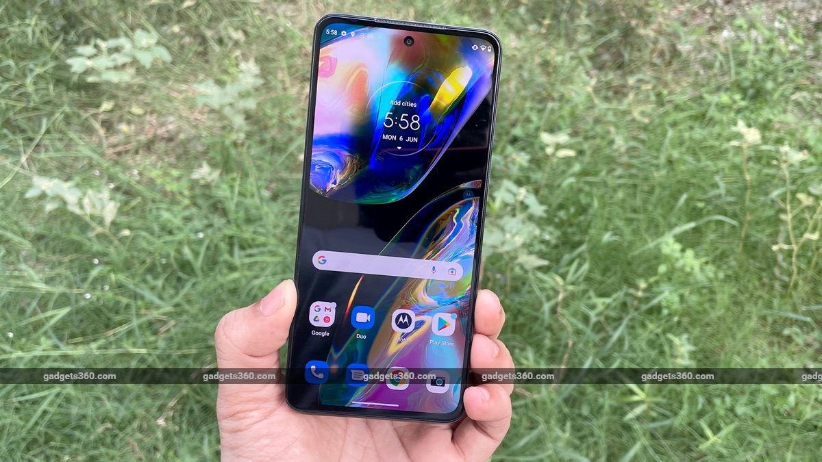 Moto G82 5G First Impressions: Stretching Boundaries