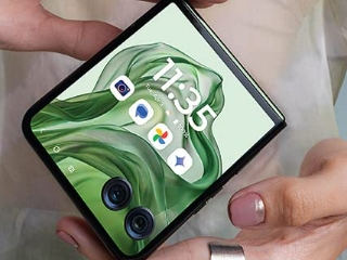 Motorola Razr 60 Ultra New Design Leak Reveals Wooden Colour Variant