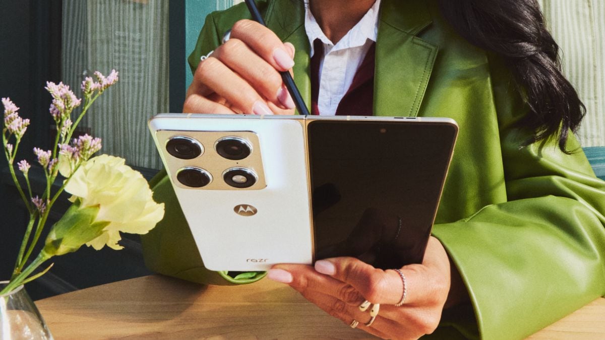 CES 2026: Motorola Razr Fold Announced With 2K LTPO Inner Display, 50-Megapixel Triple Cameras