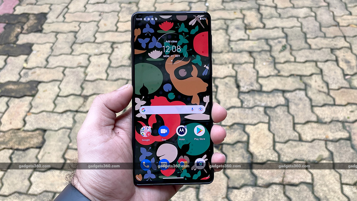 Motorola Edge 20 Pro Review: Should OnePlus be Worried?