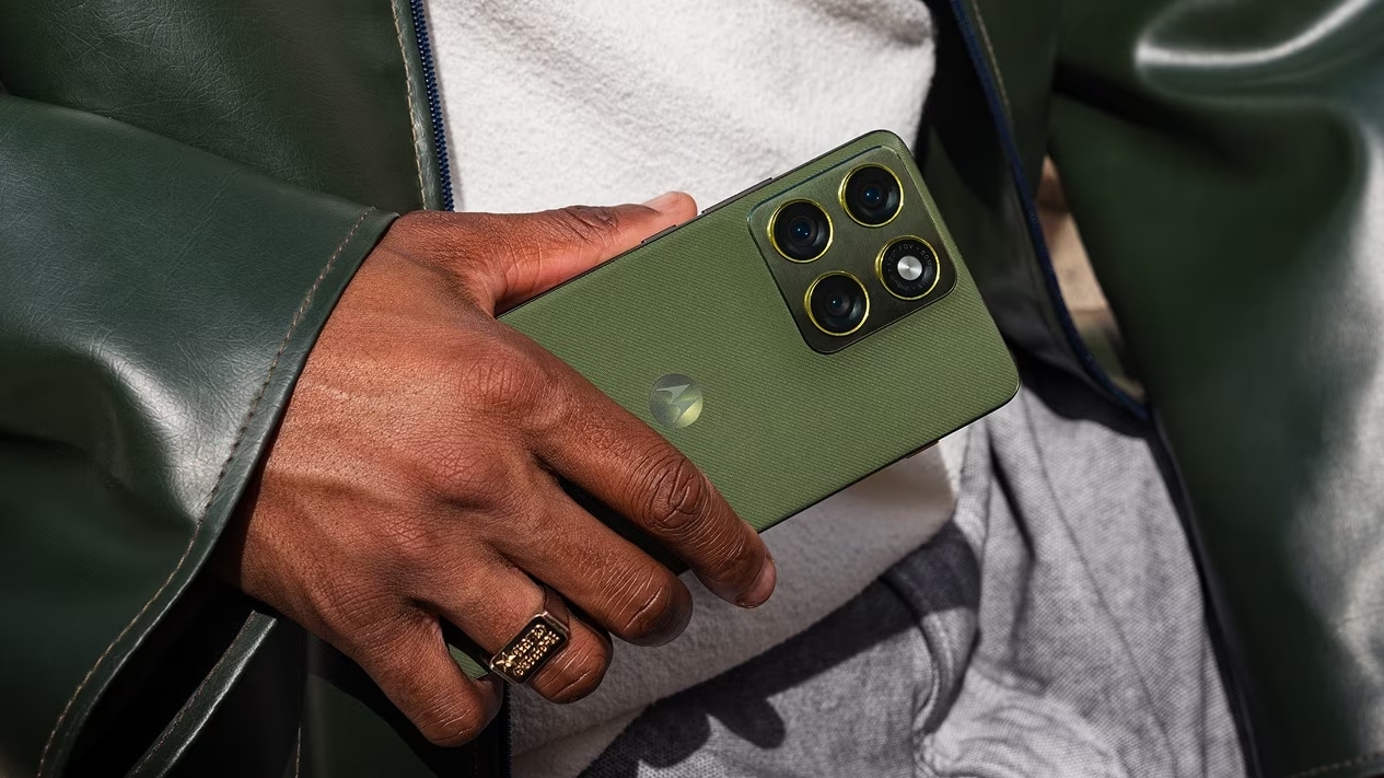 Motorola Edge 70 With Snapdragon 7 Gen 4 Chipset, Slim 5.99mm Profile Launched: Price, Specifications