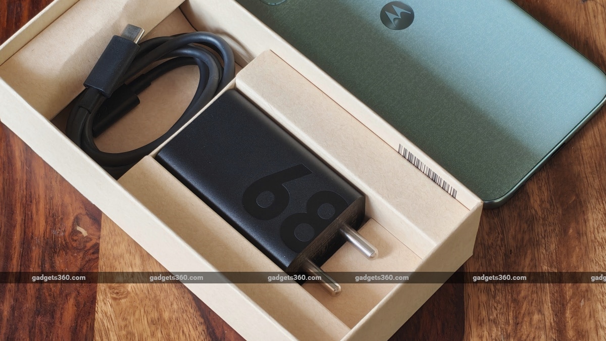 motorola edge 70 fusion battery charger gadgets 360 MotorolaEdge70Fusion  Motorola