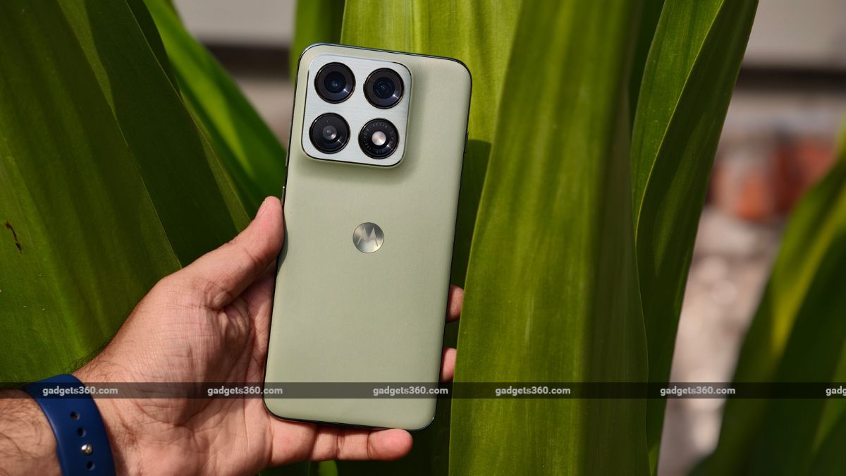 Motorola Edge 70 Pro Review: Sleek, Light, and Bright!