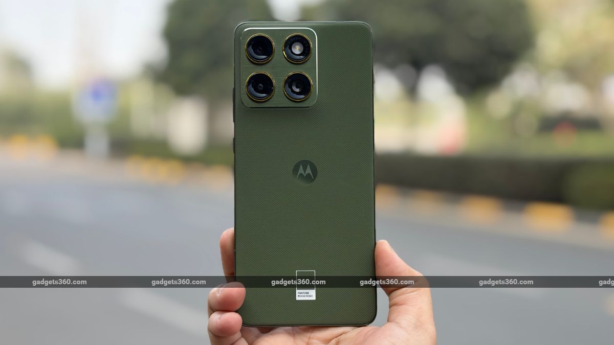 Motorola Edge 70 Review: Ultra-Slim, Ultra-Light, and Somewhat Sensible