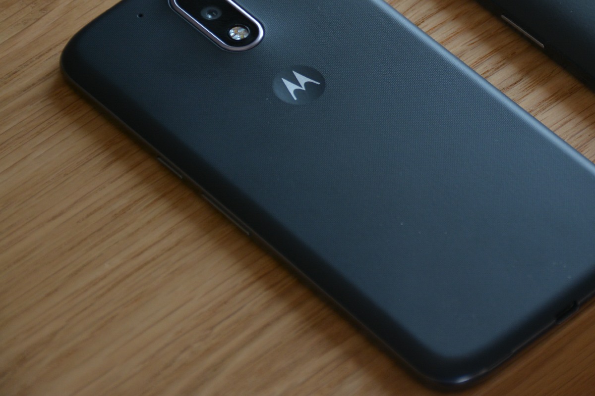 Motorola Tipped to Launch 200-Megapixel Samsung Sensor Camera Phone Next Year, Followed by Xiaomi