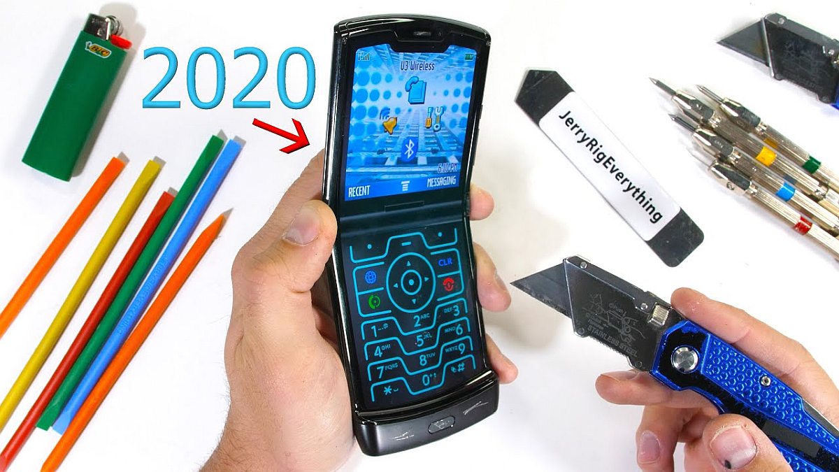 Motorola Razr 2019 Put Through JerryRigEverything's Durability Test in New Video