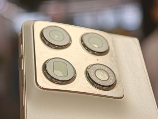 Motorola Teases New Passport-Like Razr Fold After Apple&rsquo;s Launches iPhone Duo