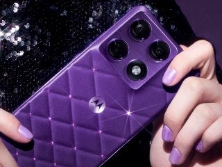Motorola Signature, Moto Buds 2 Plus Now Available in Swarovski Crystal-Studded Brilliant Collection