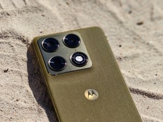 Motorola Signature Review: The Dark Horse?