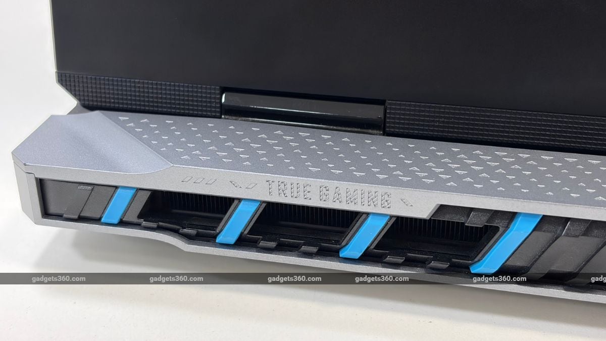 msi titan 18 hx ai review ndtv thermal ports MSI