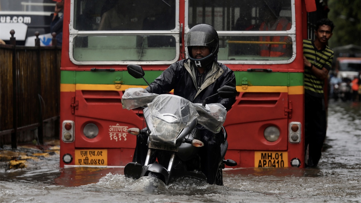 Mumbai Rains: How to Report Road Closure on Google Maps