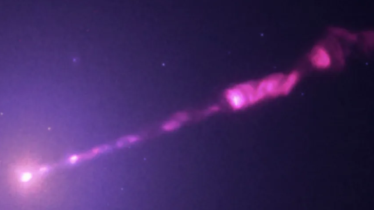 Chandra Captures Sharpest-Ever X-Ray View of M87 Black Hole Jet