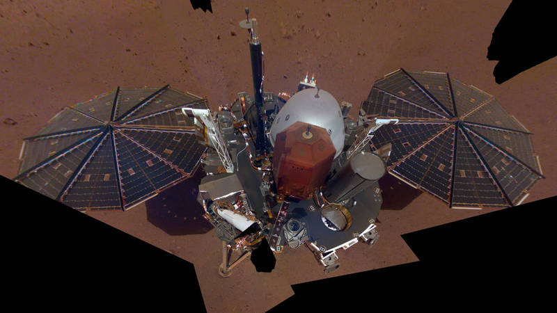 NASA's InSight Mars Lander Sends Back First Selfie on Mars