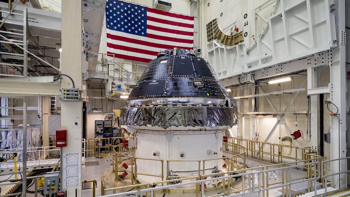 NASA in Megadeal With Lockheed for Moon Mission