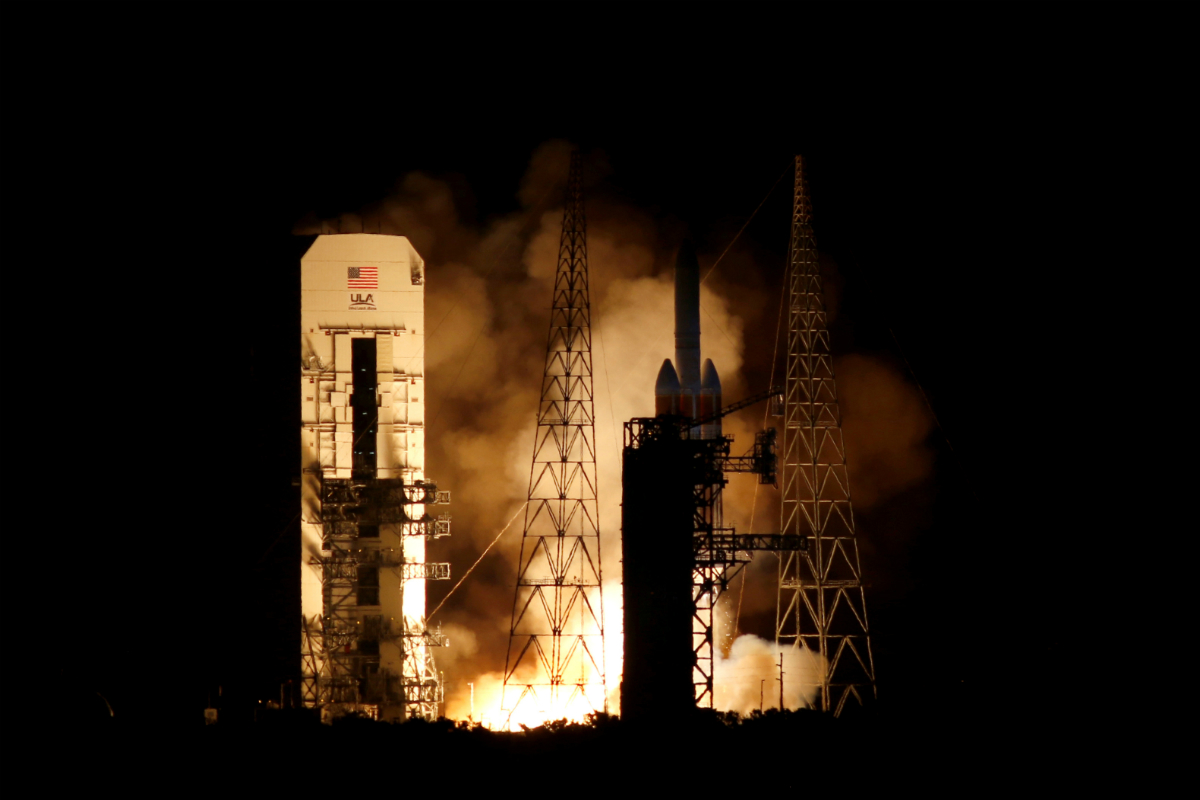 NASA Spacecraft Circling the Sun Stumbles Upon a Trail of Shooting Stars