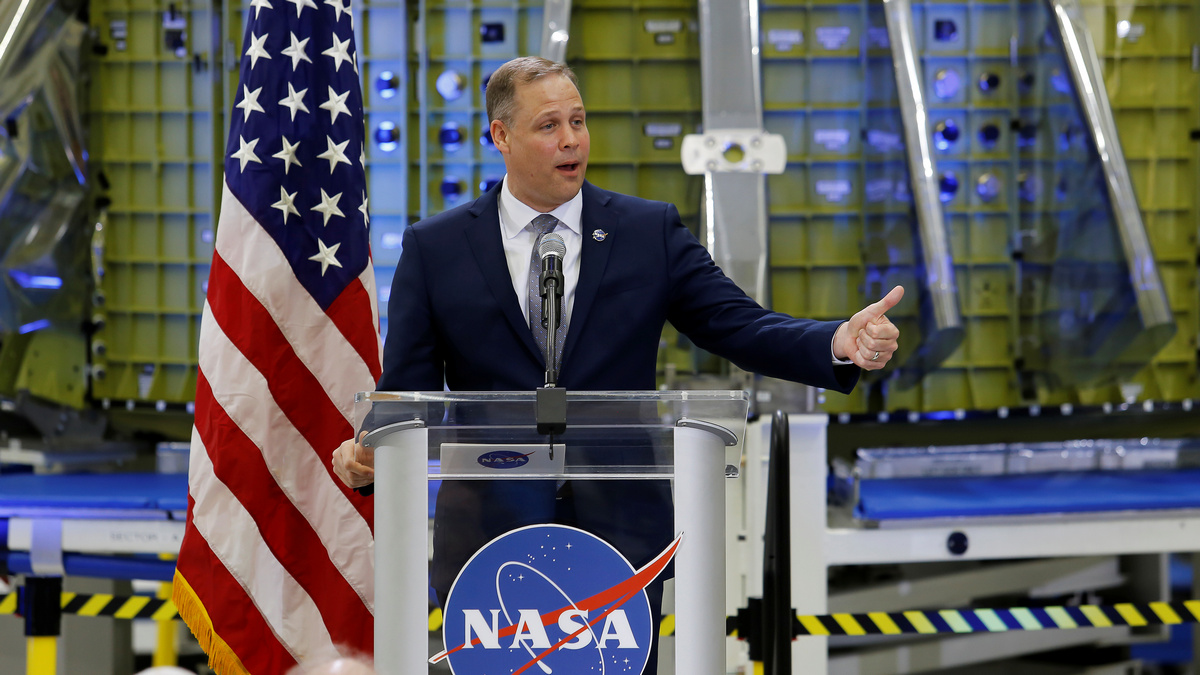 NASA Shakeup Begins as Space Agency Scrambles to Meet Trump Moon Mandate