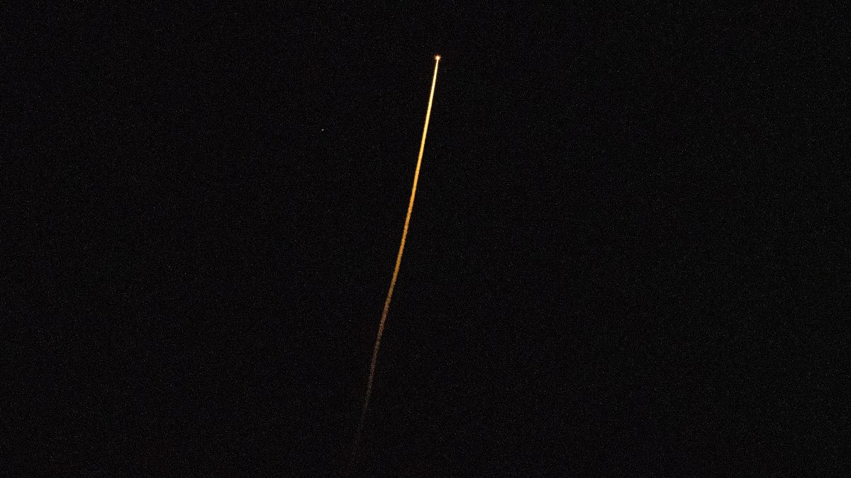 SpaceX Dragon Endurance Capsule With NASA Crew-3 Mission Returns to Earth After 6 Months on ISS