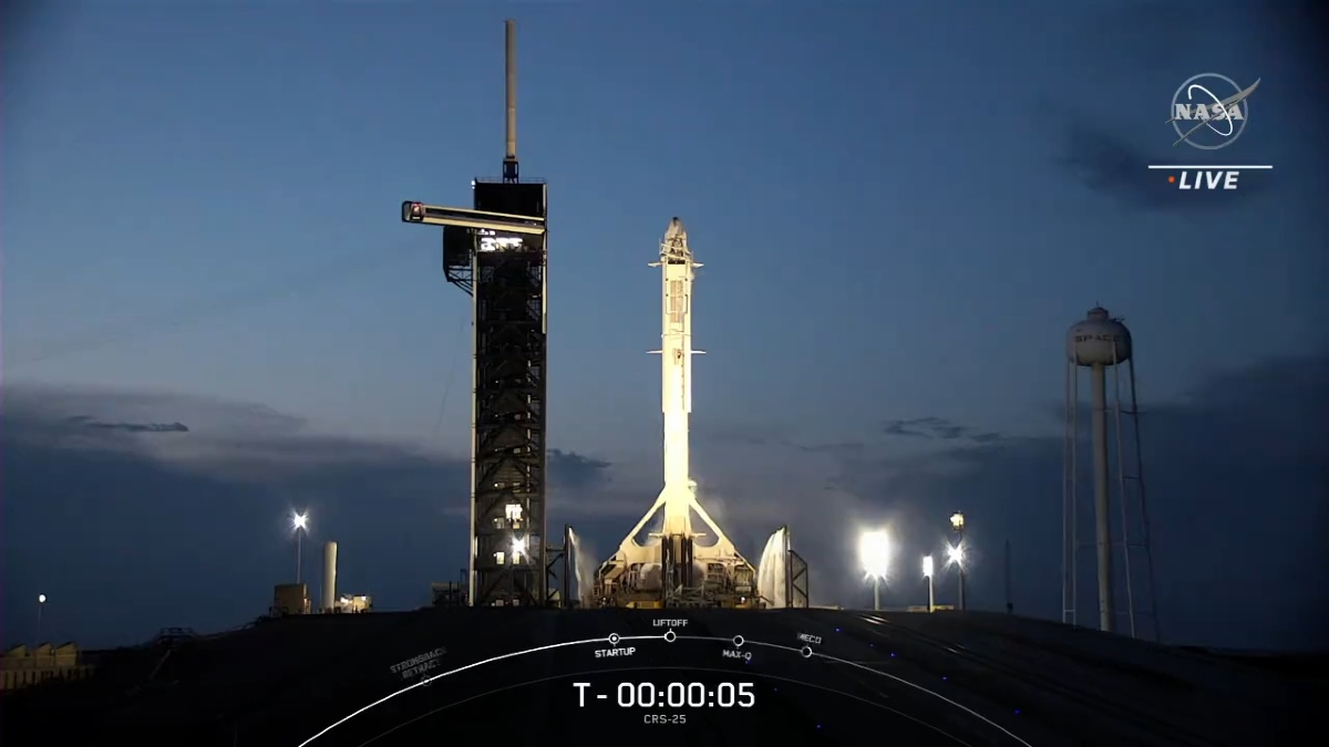 NASA’s SpaceX CR-25 Begins Journey to International Space Station After Delays