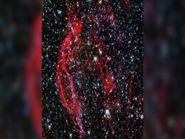 Death of a White Dwarf Star Creates Cosmic Red Ribbons of Gas, NASA Shares Photo Death of a White Dwarf Star Creates Cosmic Red Ribbons of Gas, NASA Shares Photo