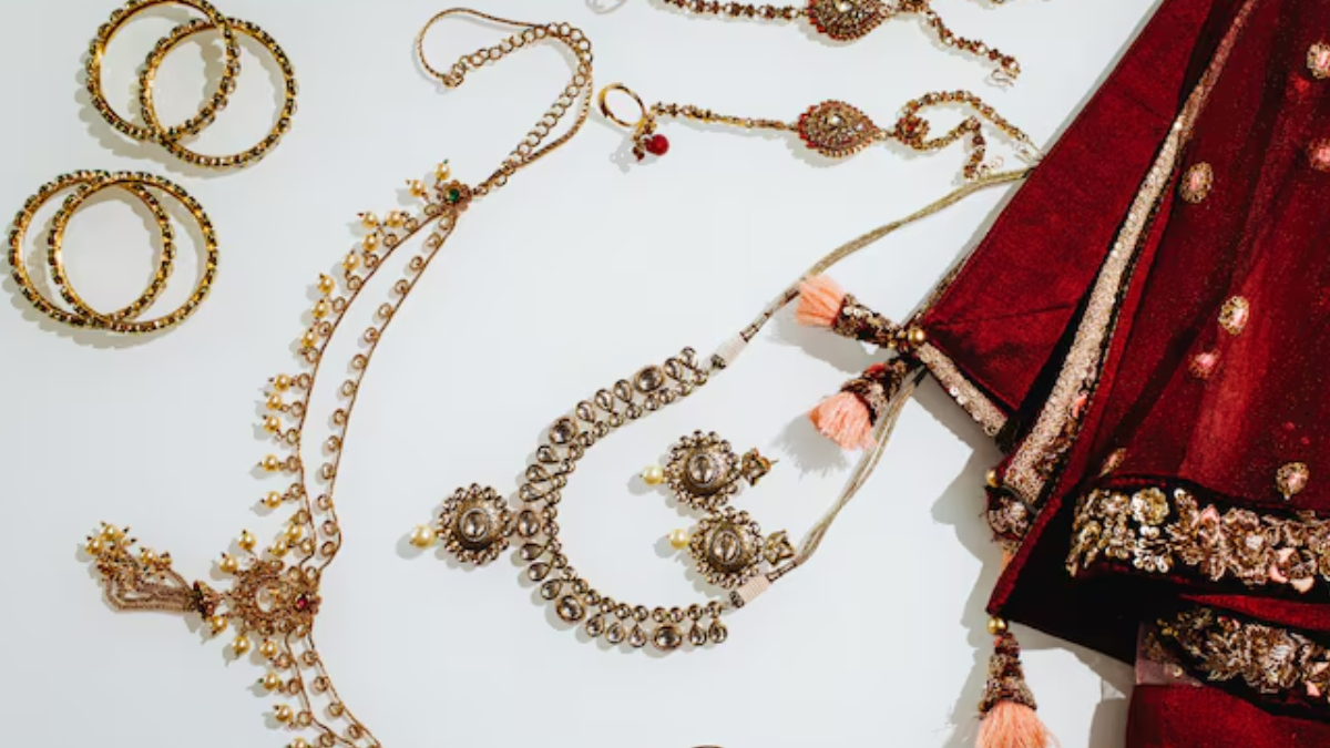 Top Women's Necklaces That Will Instantly Elevate Your Ethnic Wear