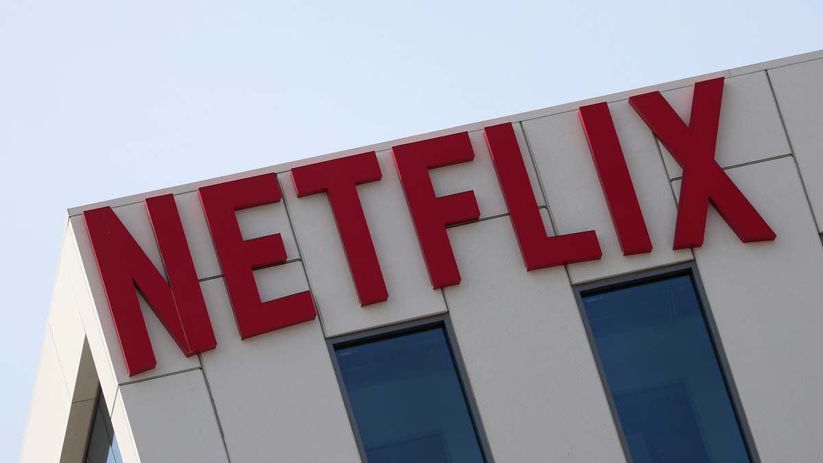 Competitors Look to Free Services to Take on Netflix
