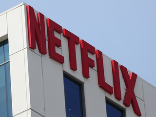 Competitors Look to Free Services to Take on Netflix
