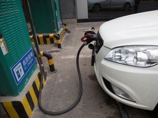 Electric, Hybrid Cars to Face Long Waiting Periods as Carmakers Deal With Chip Shortage