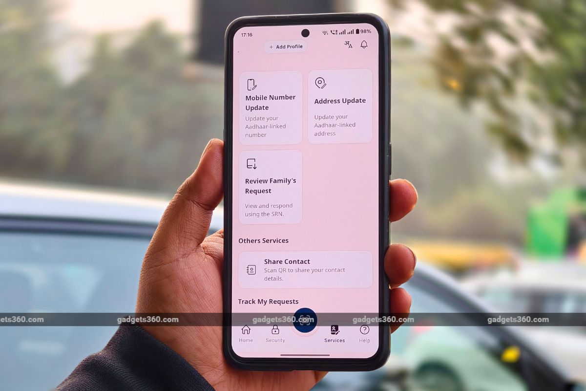 Apple, Samsung and Other Firms Reportedly Push Back on Preinstallation of Aadhaar App on Phones