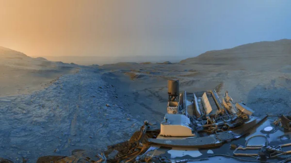 NASA&rsquo;s Curiosity Rover Sends Stunning New Panorama From High on Mount Sharp on Mars