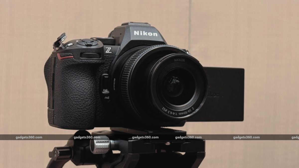 Amazon Sale 2025: Top Deals and Discounts on Mirrorless Cameras on Day 4 of Amazon's Sale