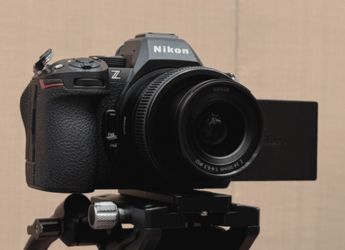 Amazon Sale 2025: Top Deals and Discounts on Mirrorless Cameras on Day 4 of Amazon&#039;s Sale