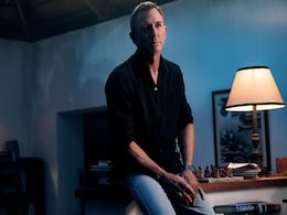 No Time to Die Box Office Shoots Past $300 Million as Bond Film Opens in the US No Time to Die Box Office Shoots Past $300 Million as Bond Film Opens in the US