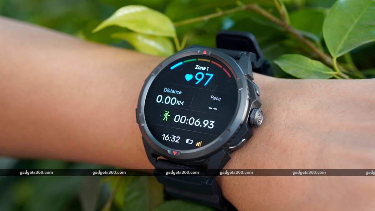 noisefit endeavour pro review ndtv gps NoiseFit Endeavour Pro
