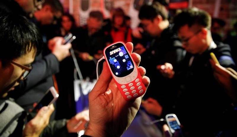 Nokia Reports Slowing Sales Decline as Network Market Recovers