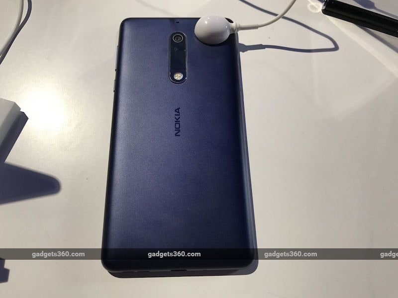 nokia 5 back hands on gadgets360 275017 165007 6778 nokia 5