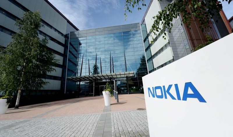 Nokia's Mobile Networks Head Quits, to Split Services Business