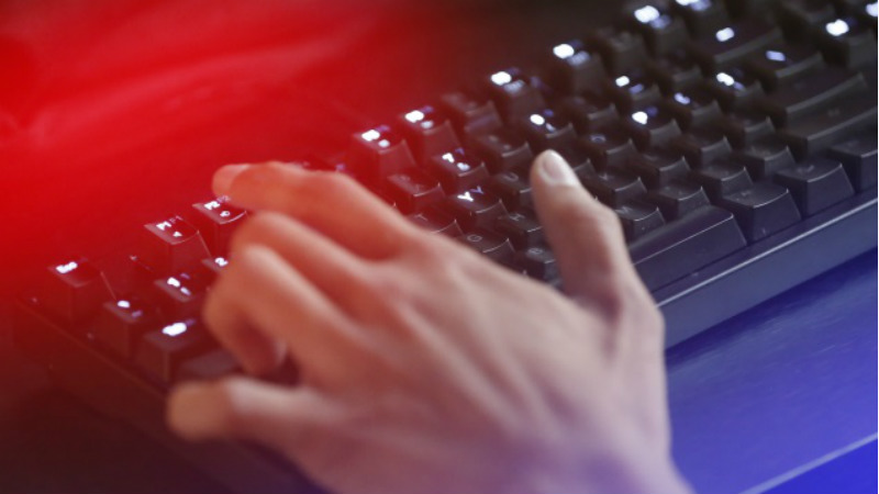 Pornhub, Reddit, Twitter Crack Down on AI-Generated 'Deepfake' Porn
