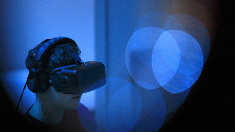 Facebook's Virtual Reality Unit Oculus Shutters Film Studio