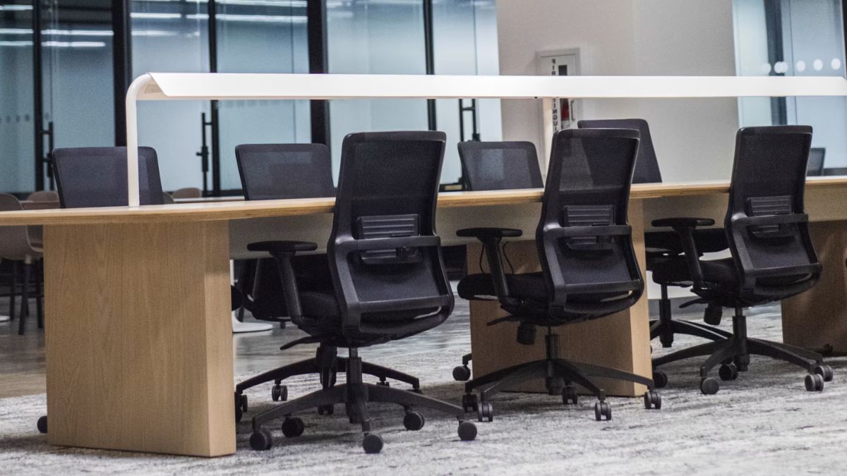 What Type of Chair Is Best For Office Work? Explore Top Brands