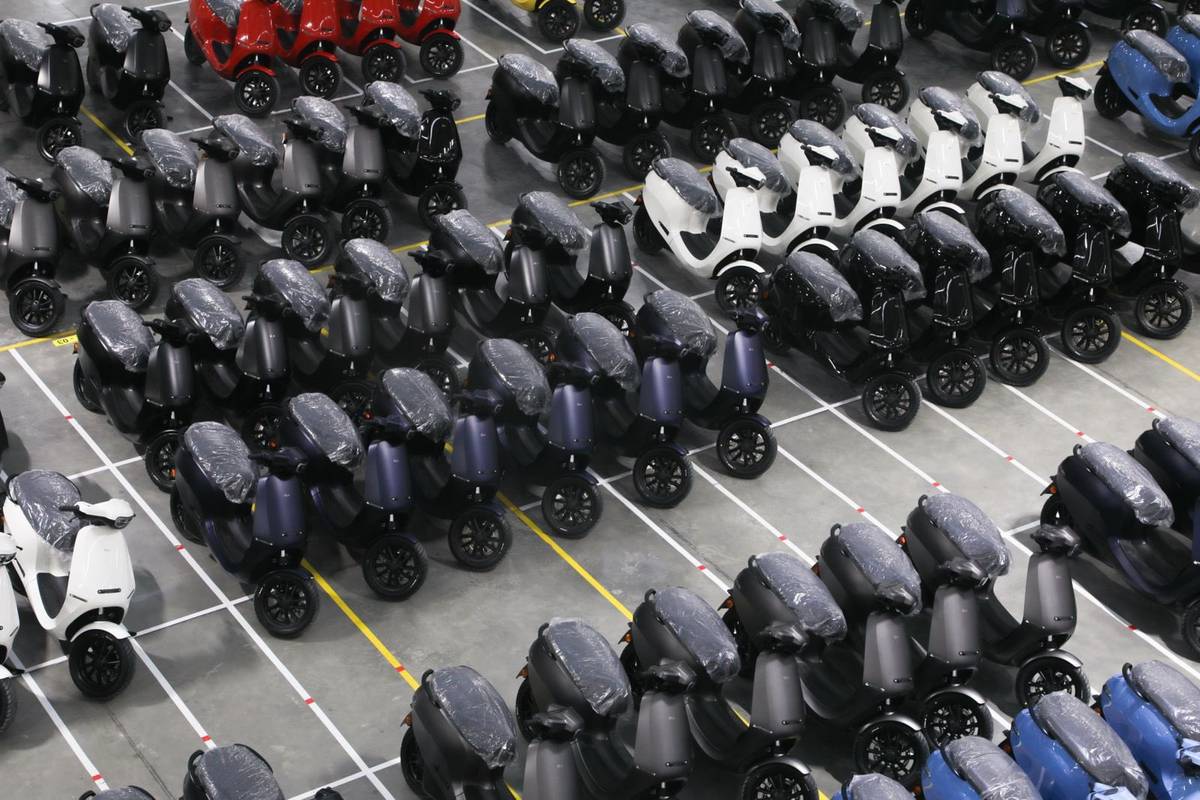 Ola S1, Ola S1 Pro Electric Scooter Deliveries to Begin From December 15, Says CEO Bhavish Aggarwal