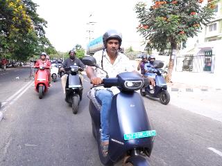 Ola S1 Pro Accident Allegedly Severely Injures 65-Year-Old Man Due to Reverse Mode Glitch