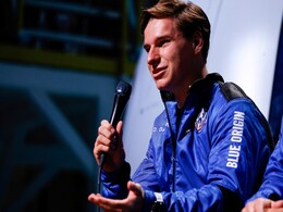 Blue Origin: Dutch Teen on Space Flight Told Jeff Bezos He Had Never Ordered From Amazon Blue Origin: Dutch Teen on Space Flight Told Jeff Bezos He Had Never Ordered From Amazon