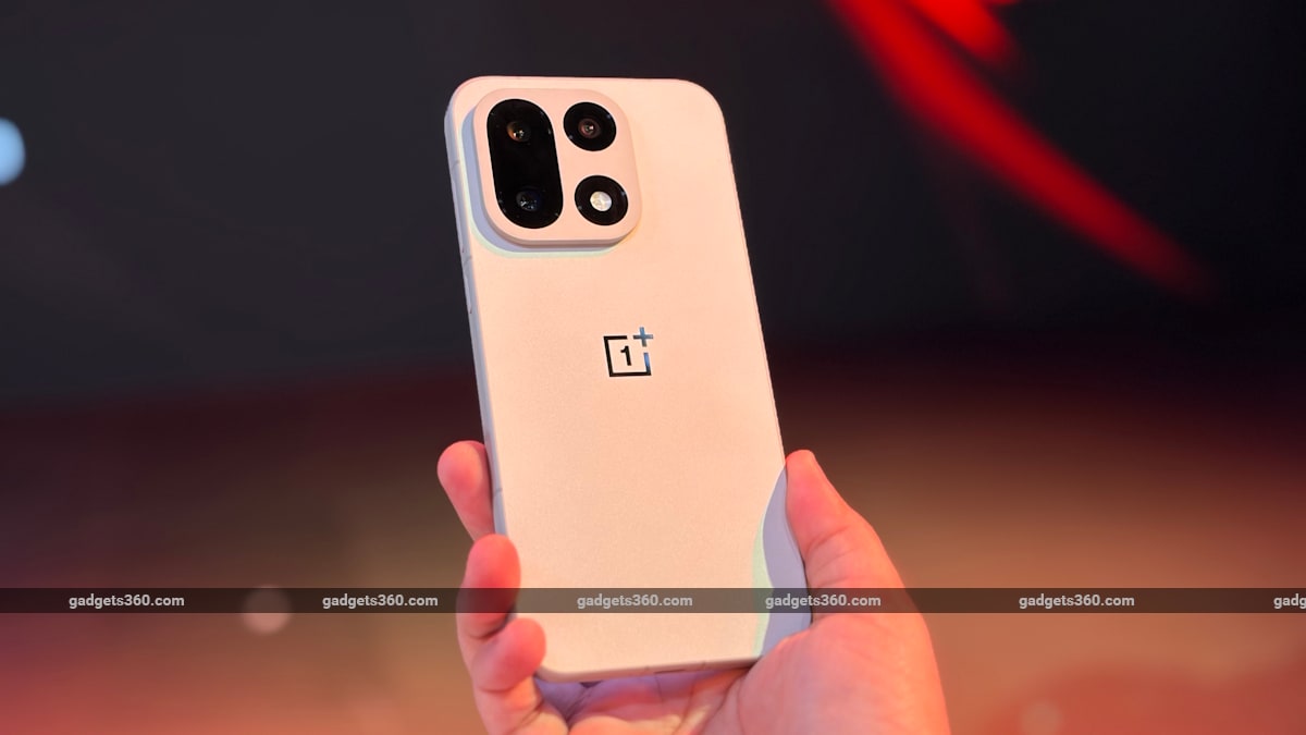 oneplus 15 review ndtv ergonomics OnePlus 15