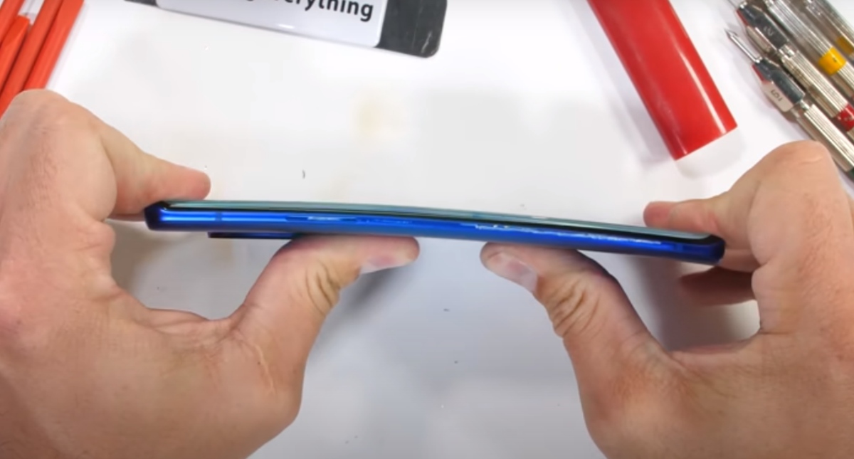 OnePlus 8 Pro Survives Fire and Bend Tests, Teardown Hints at Easy Repair