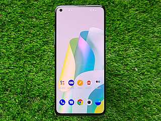 OnePlus 8T Oxygen OS Update Brings Camera, Network Improvements &mdash; and Amazon Shopping App