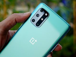 OnePlus 8T Starts Receiving OxygenOS 11.0.9.9 Update With Hotfix for Nightscape Mode Issue